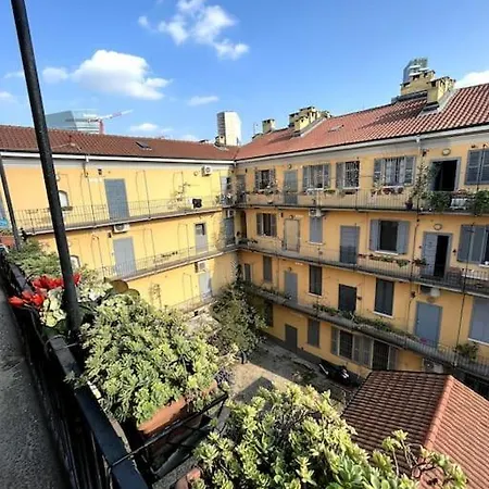 Sotto Il Bosco Verticale House Milan Exterior photo